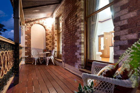 Annie's Victorian Terrace Accommodation Fremantle - Grafton Accommodation 7