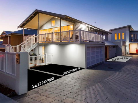 North Beach BnB - Grafton Accommodation 3