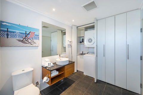 A 406 FANTASTIC OCEAN BEACH And MARINA VIEW APT - MANDURAH - Grafton Accommodation 15