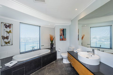 A 406 FANTASTIC OCEAN BEACH And MARINA VIEW APT - MANDURAH - Grafton Accommodation 14