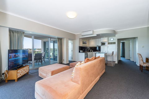 A 406 FANTASTIC OCEAN BEACH And MARINA VIEW APT - MANDURAH - Grafton Accommodation 22