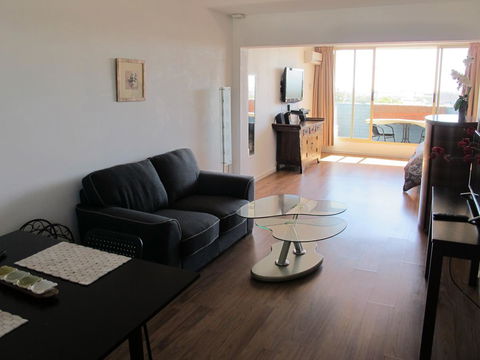 Studio 204 With Harbour, Ocean And Sunset Views From The Balcony - Grafton Accommodation 8