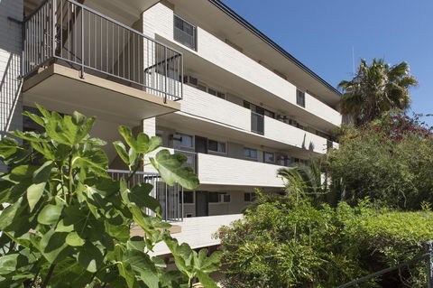 Studio 204 With Harbour, Ocean And Sunset Views From The Balcony - Grafton Accommodation 26