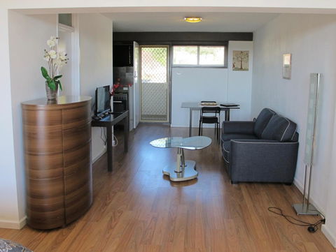 Studio 204 With Harbour, Ocean And Sunset Views From The Balcony - Grafton Accommodation 3