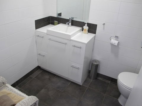 Studio 204 With Harbour, Ocean And Sunset Views From The Balcony - Grafton Accommodation 5