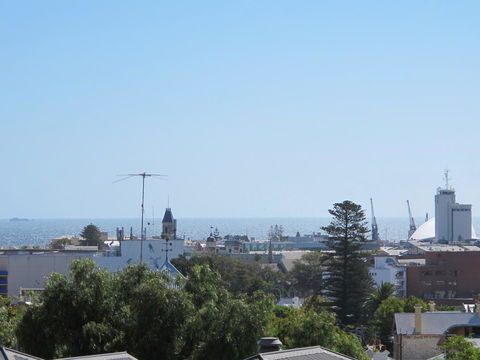 Studio 204 With Harbour, Ocean And Sunset Views From The Balcony - Grafton Accommodation 13