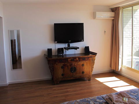 Studio 204 With Harbour, Ocean And Sunset Views From The Balcony - Grafton Accommodation 7