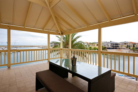 The Marina Hotel - Mindarie - Grafton Accommodation 7