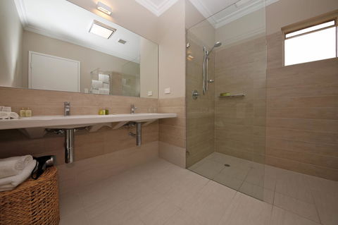 The Marina Hotel - Mindarie - Grafton Accommodation 15