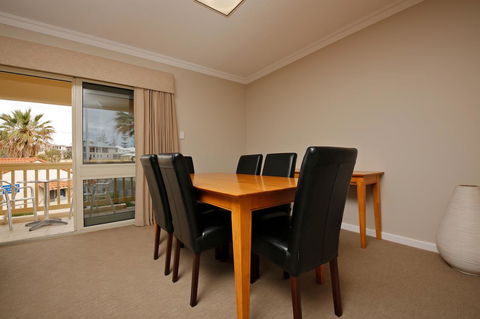 The Marina Hotel - Mindarie - Grafton Accommodation 11