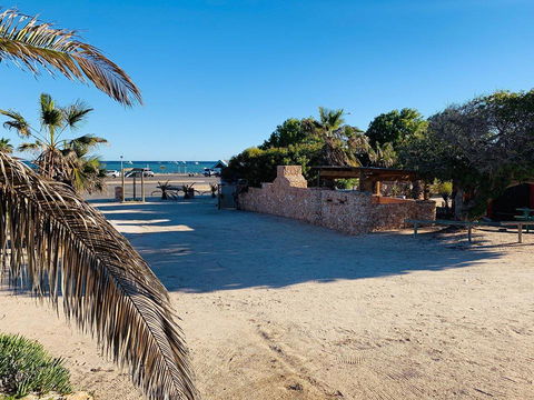 Shark Bay Cottages - Grafton Accommodation 11