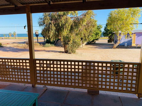 Shark Bay Cottages - Grafton Accommodation 5
