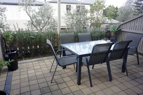 Studio 4 - Ground Floor Fremantle Apartment - Grafton Accommodation 18