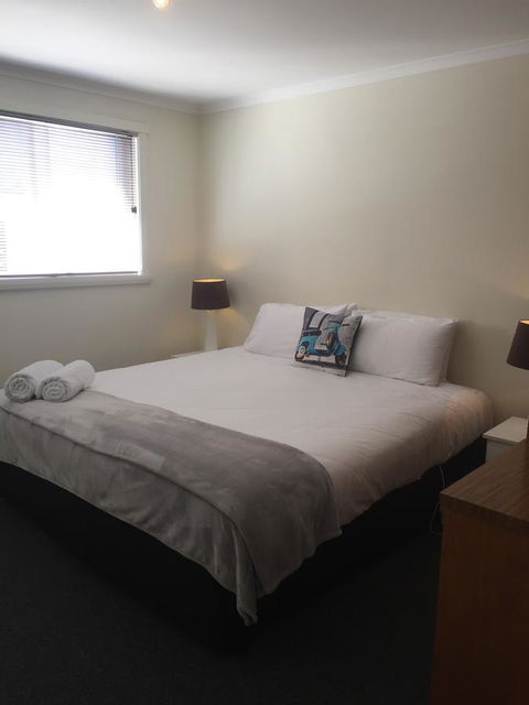 Old Pier Apartments - Grafton Accommodation 9