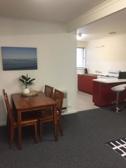 Old Pier Apartments - Grafton Accommodation 5