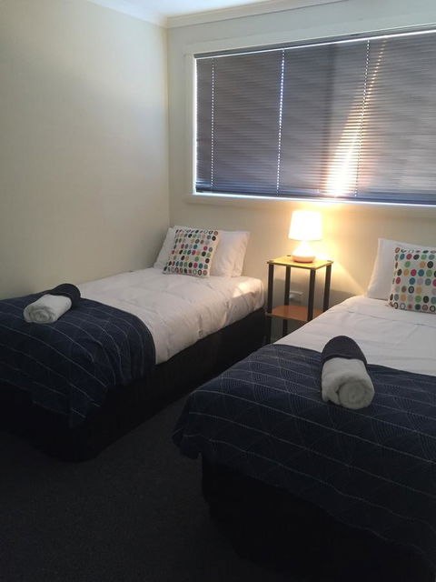 Old Pier Apartments - Grafton Accommodation 4