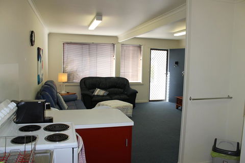 Old Pier Apartments - Grafton Accommodation 6
