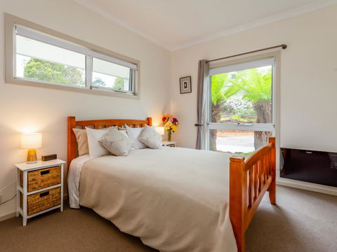 Erriba House - Grafton Accommodation 11