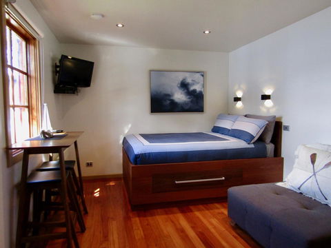 Salt Box Hideaway - Grafton Accommodation 5