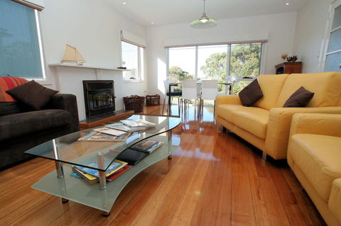 Bridport Holiday Rental - Grafton Accommodation 11