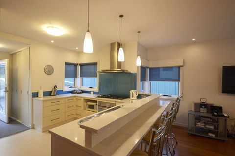 Bridport Holiday Rental - Grafton Accommodation 3