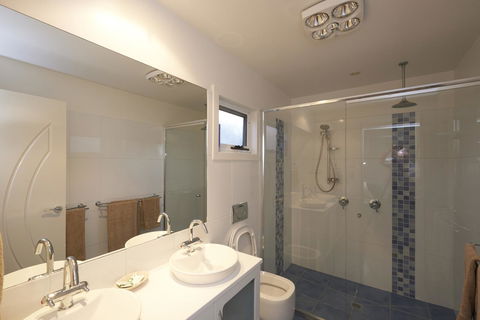 Bridport Holiday Rental - Grafton Accommodation 5