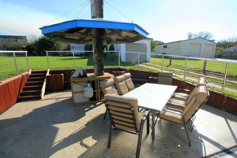 Bridport Holiday Rental - Grafton Accommodation 6