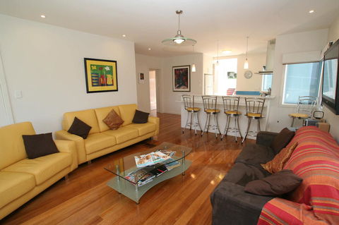 Bridport Holiday Rental - Grafton Accommodation 10