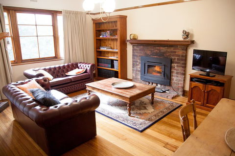 The Pear Cottage - Grafton Accommodation 2