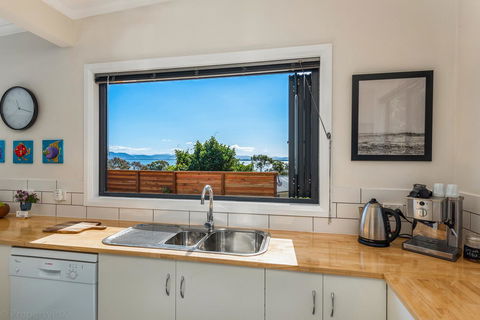 The Sandy Sister - Grafton Accommodation 0