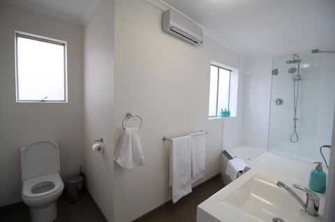 Trinity Hill Apartments - Grafton Accommodation 1