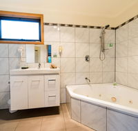 Driftwood Strahan Villas - Grafton Accommodation