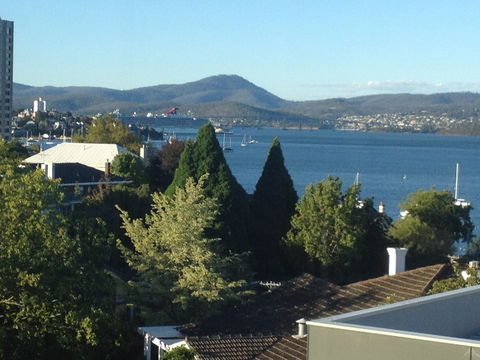 Reflections On The Bay - Grafton Accommodation 9