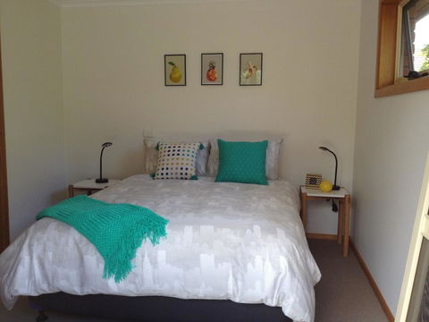 Reflections On The Bay - Grafton Accommodation 11