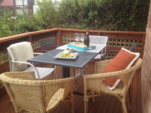 Reflections On The Bay - Grafton Accommodation 7