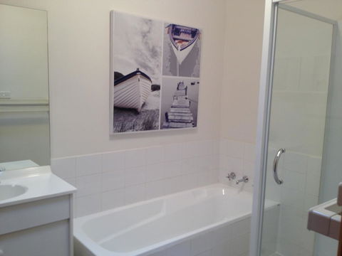 Reflections On The Bay - Grafton Accommodation 14