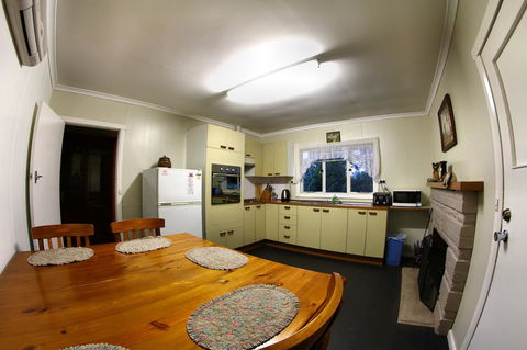 Maydena Chalet - Grafton Accommodation 9