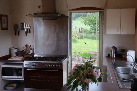 Cherry Top Farmstay - Boutique Eco Village - Grafton Accommodation 18