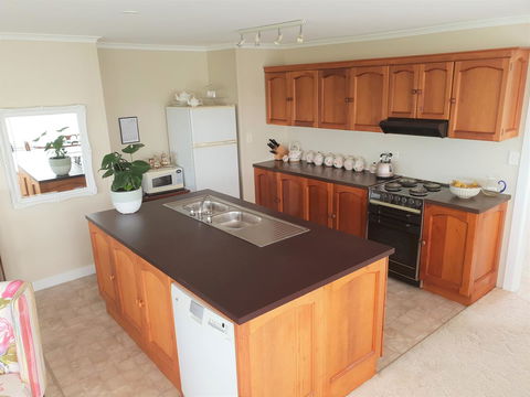 Garden By The Beach - Gateway To The East Coast, Close To Airport - Grafton Accommodation 1