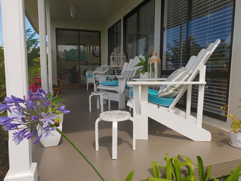Garden By The Beach - Gateway To The East Coast, Close To Airport - Grafton Accommodation 4