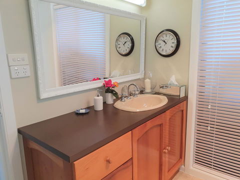 Garden By The Beach - Gateway To The East Coast, Close To Airport - Grafton Accommodation 6