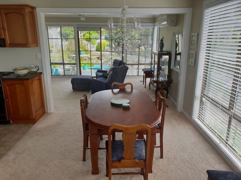 Garden By The Beach - Gateway To The East Coast, Close To Airport - Grafton Accommodation 10