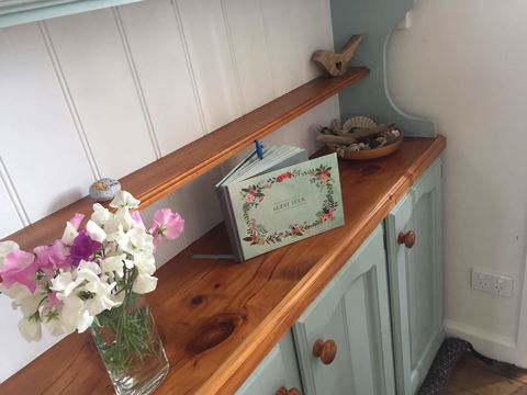 Driftwood-Cottage - Grafton Accommodation 6