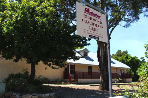 Richmond Coachmans Rest - Grafton Accommodation 10