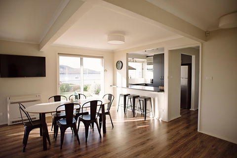 The Holiday Home People - Grafton Accommodation 7