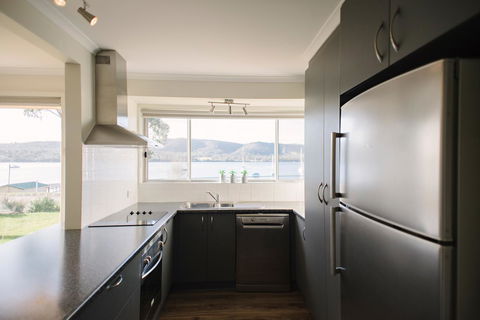 The Holiday Home People - Grafton Accommodation 5