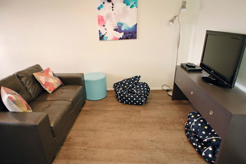The Holiday Home People - Grafton Accommodation 9