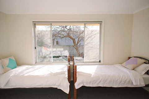 The Holiday Home People - Grafton Accommodation 17
