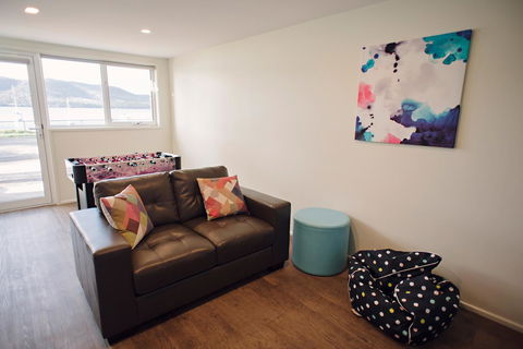 The Holiday Home People - Grafton Accommodation 10