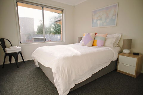 The Holiday Home People - Grafton Accommodation 12